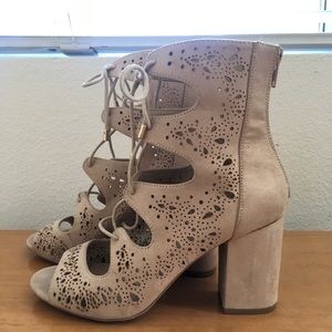 ❗️FINAL PRICE DROP ❗️lace up block heels